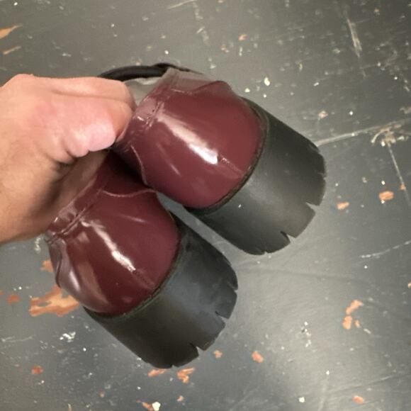 Guess Maroon Red Patent Leather Platform Loafers Shoes Women’s 8.5 - BP - Picture 7 of 15